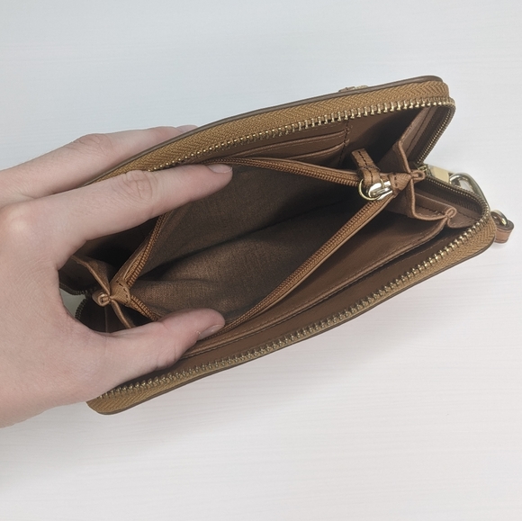 Fossil Tan Stripe Sydney Zip Around Phone Wallet - Picture 5 of 11